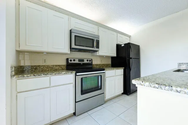 Residence photo 8