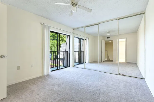 Residence photo 16