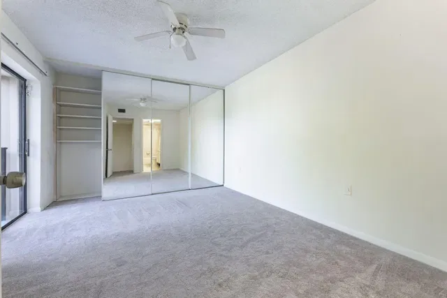 Residence photo 17