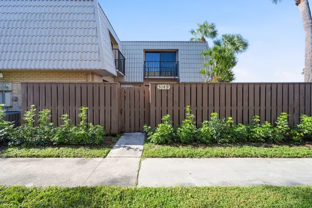 Residence photo 20