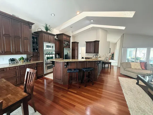 Residence photo 5
