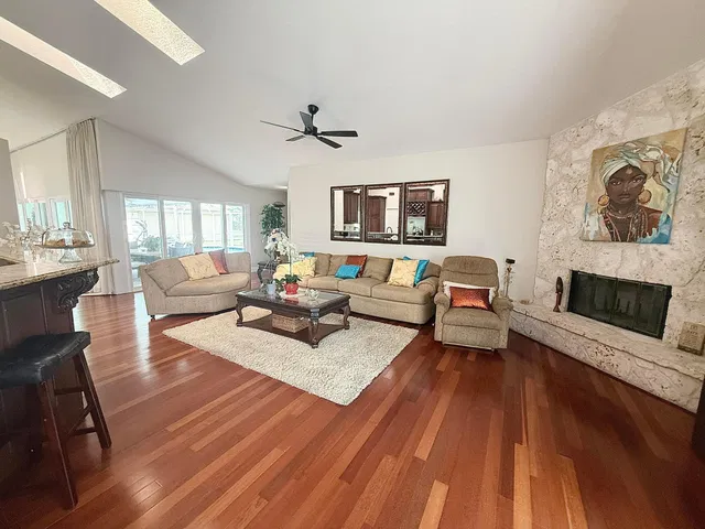 Residence photo 15