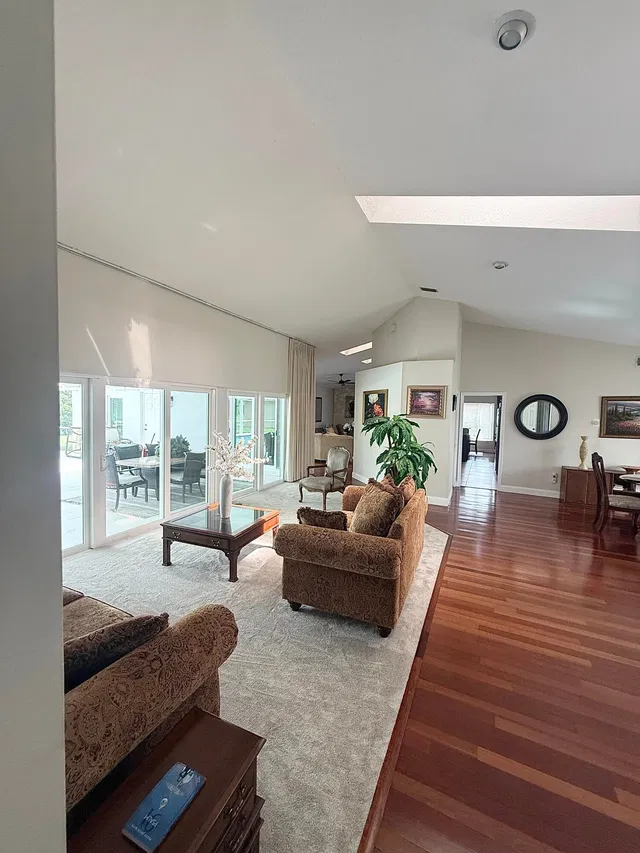 Residence photo 20
