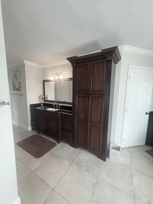 Residence photo 28