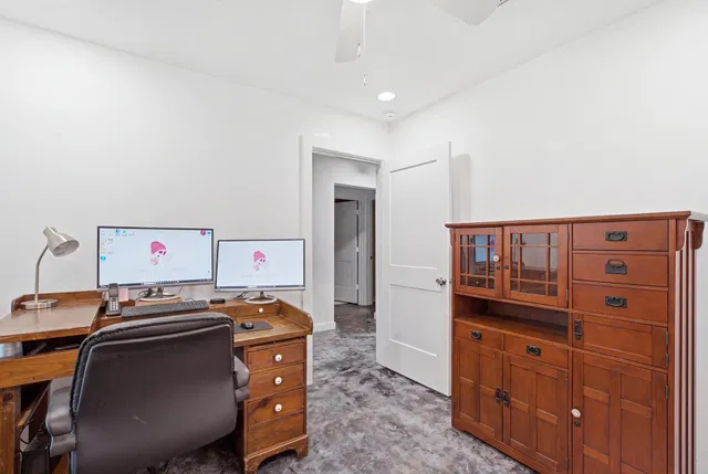 Residence photo 18