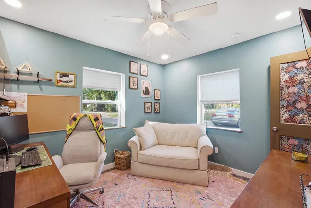 Residence photo 24
