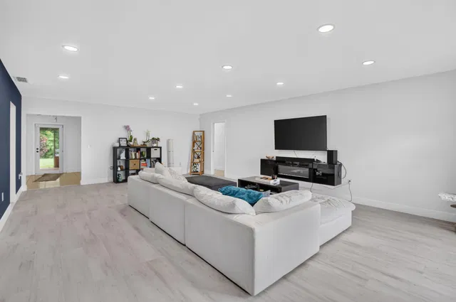 Residence photo 5