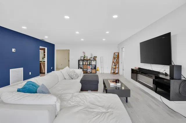 Residence photo 6