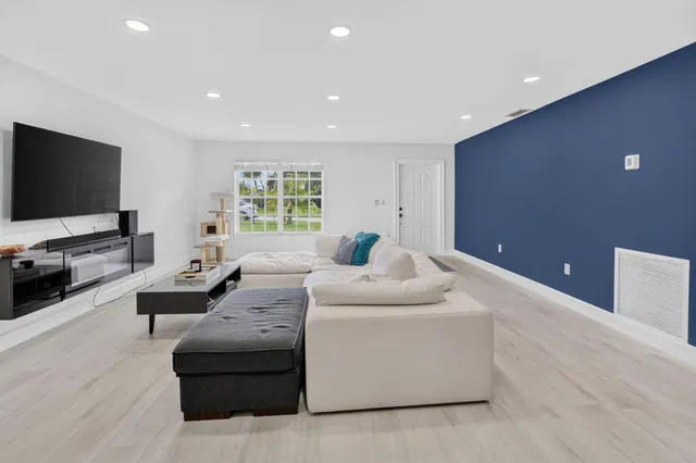 Residence photo 9