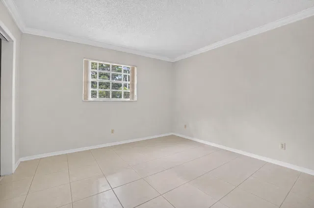 Residence photo 24