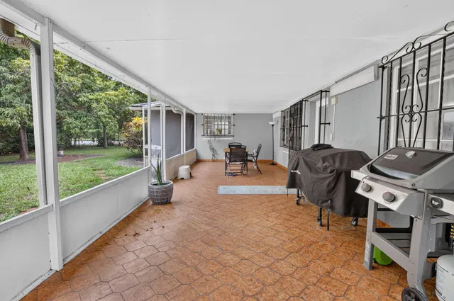 Residence photo 34