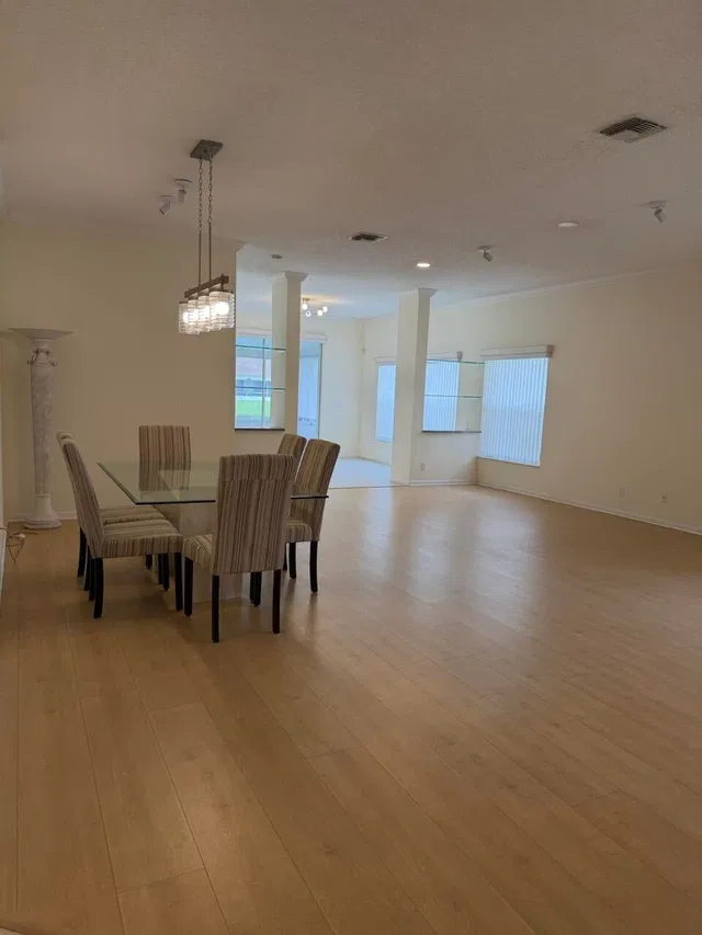  Residence photo 6