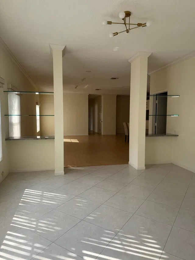  Residence photo 10