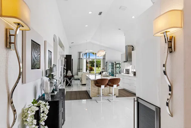 Residence photo 3