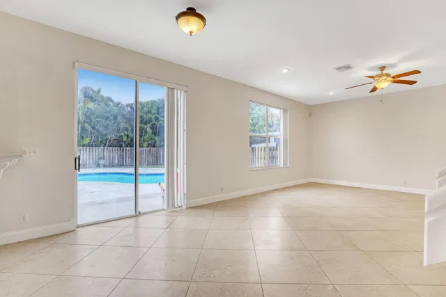 Residence photo 9
