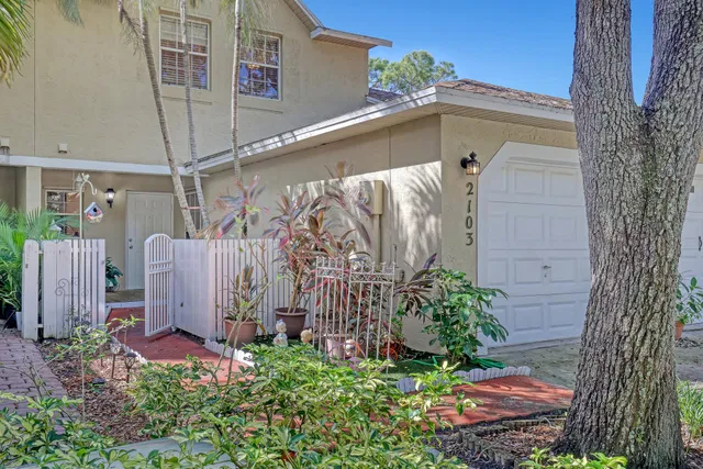 Residence photo 3