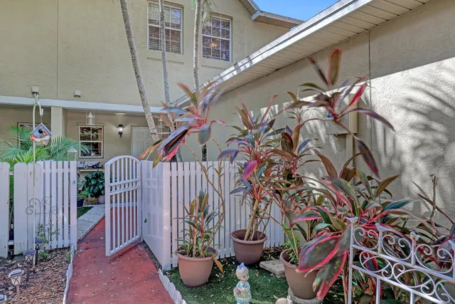 Residence photo 4