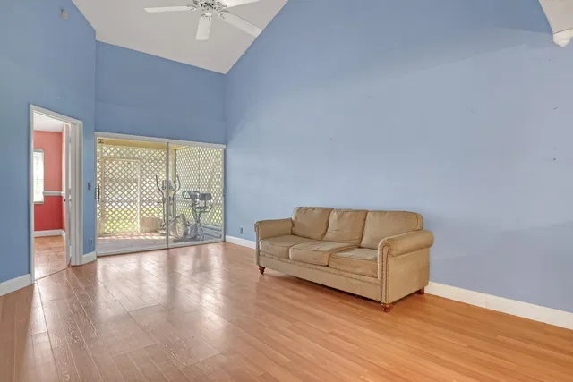 Residence photo 7