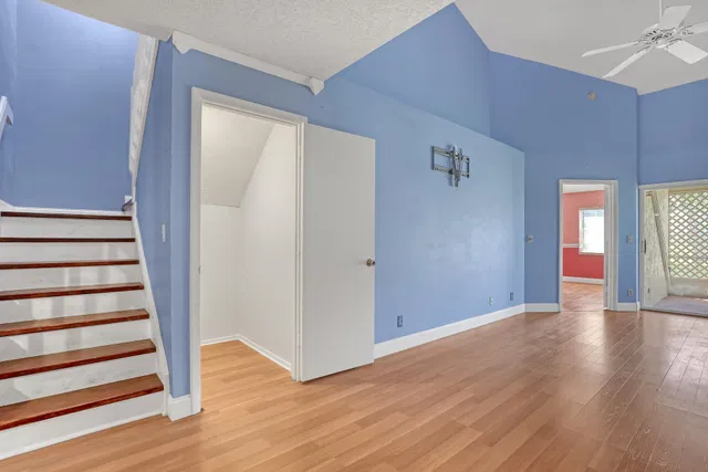 Residence photo 8