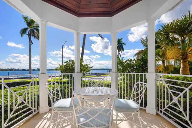 SoSo West Palm Beach Residence photo 5