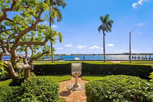 SoSo West Palm Beach Residence photo 6