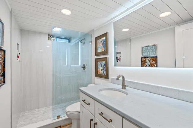 Unit 1120 photo 20