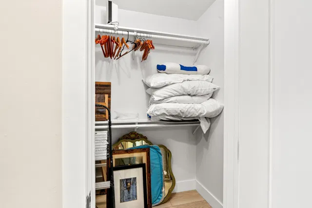Unit 1120 photo 21