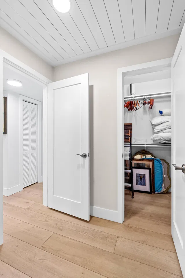 Unit 1120 photo 22