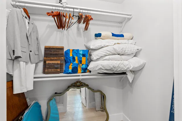 Unit 1120 photo 24