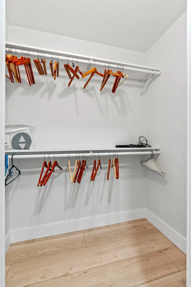 Unit 1120 photo 32