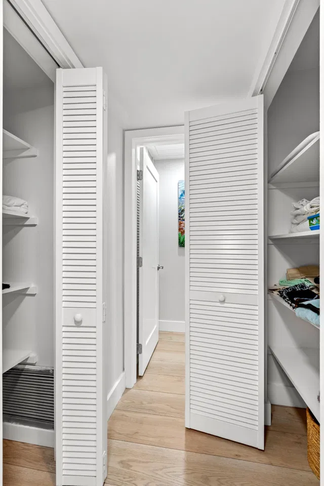 Unit 1120 photo 36