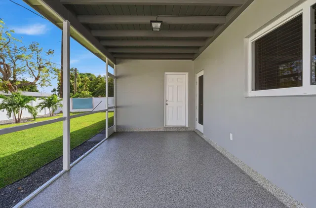 Residence photo 2