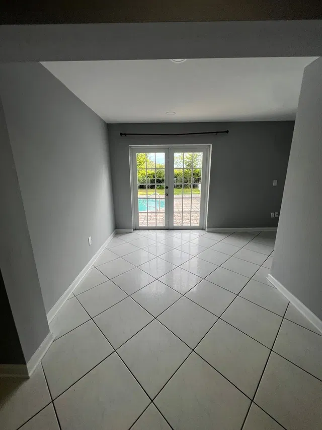Residence photo 3