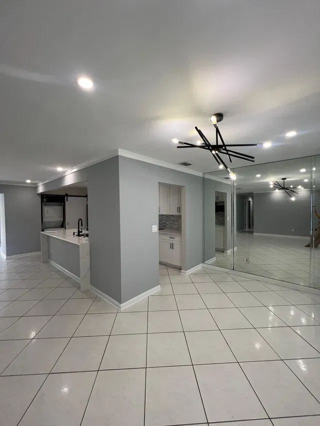 Residence photo 5