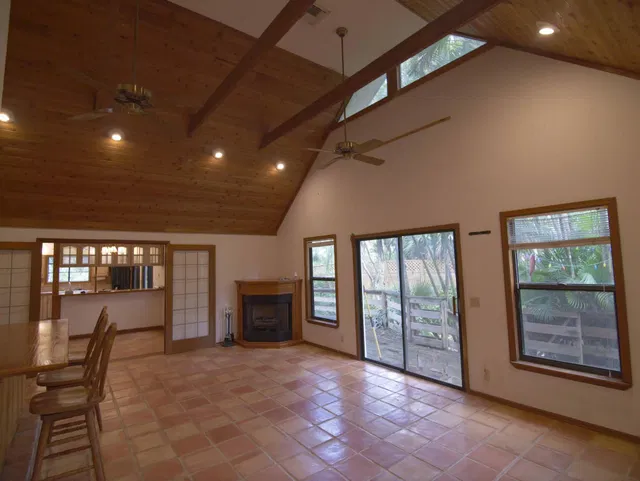 Residence photo 3