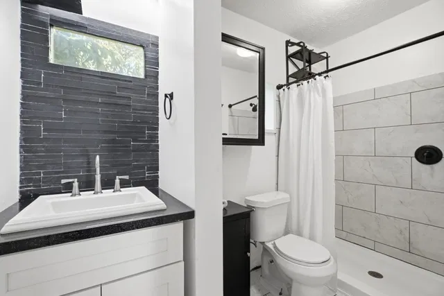 Unit Unit 6 photo 14