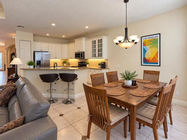  Residence photo 4
