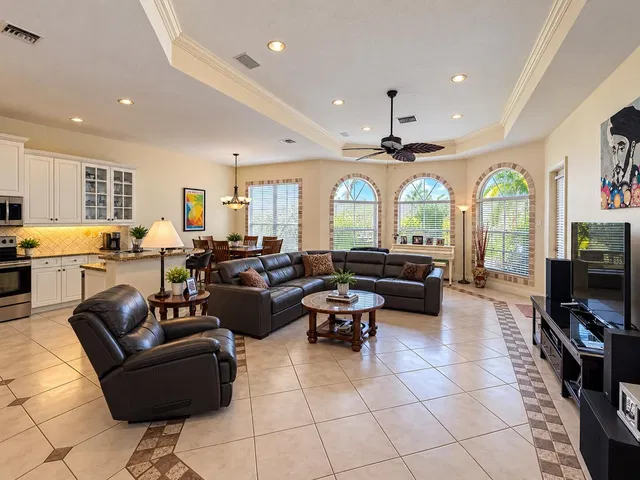  Residence photo 5