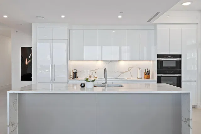 Nautilus 220 Unit 1802 photo 8