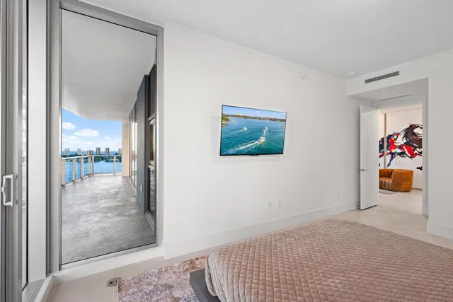 Nautilus 220 Unit 1802 photo 16