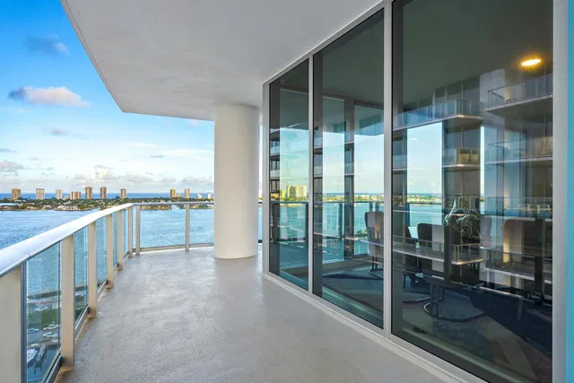 Nautilus 220 Unit 1802 photo 17