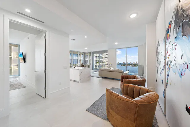 Nautilus 220 Unit 1802 photo 26