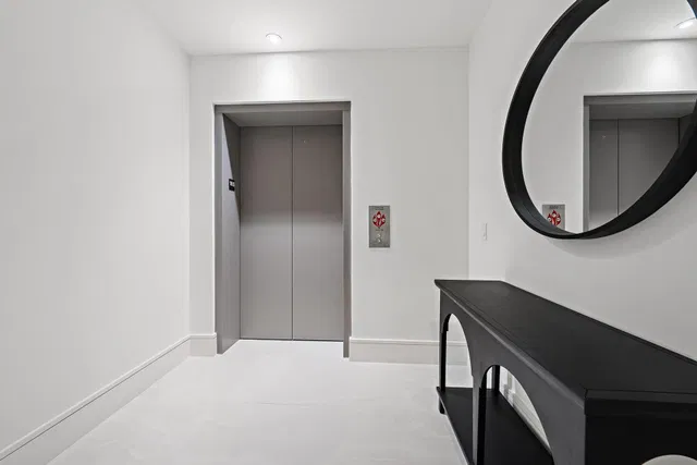 Nautilus 220 Unit 1802 photo 32