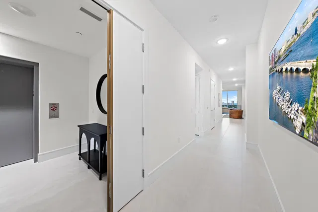 Nautilus 220 Unit 1802 photo 33
