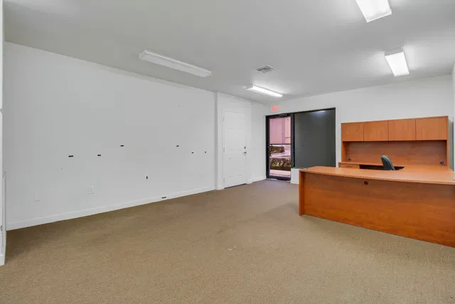Residence photo 8