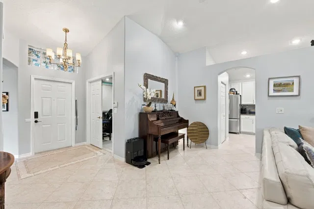 Residence photo 11