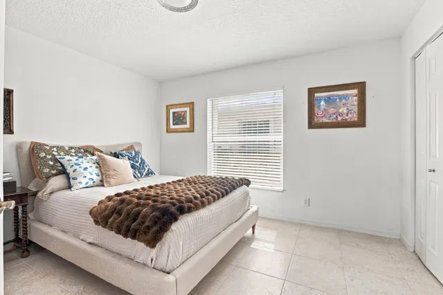 Residence photo 24