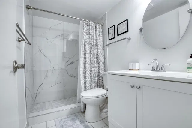 Unit 204 photo 9