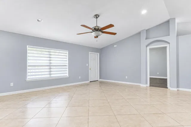 Residence photo 4