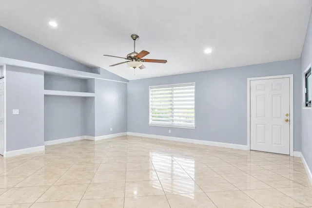 Residence photo 5